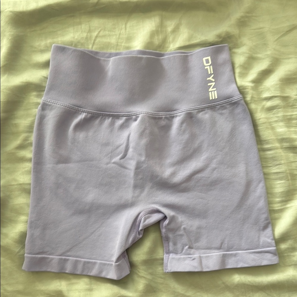 Dfyne dynamic lilac workout shorts size S